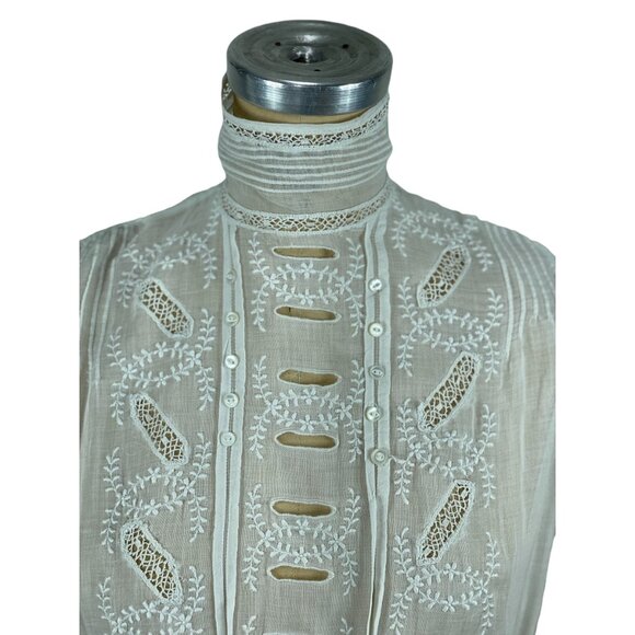 Edwardian white blouse pigeon front with embroidery, cuto outs and pleats Size M - Picture 5 of 8